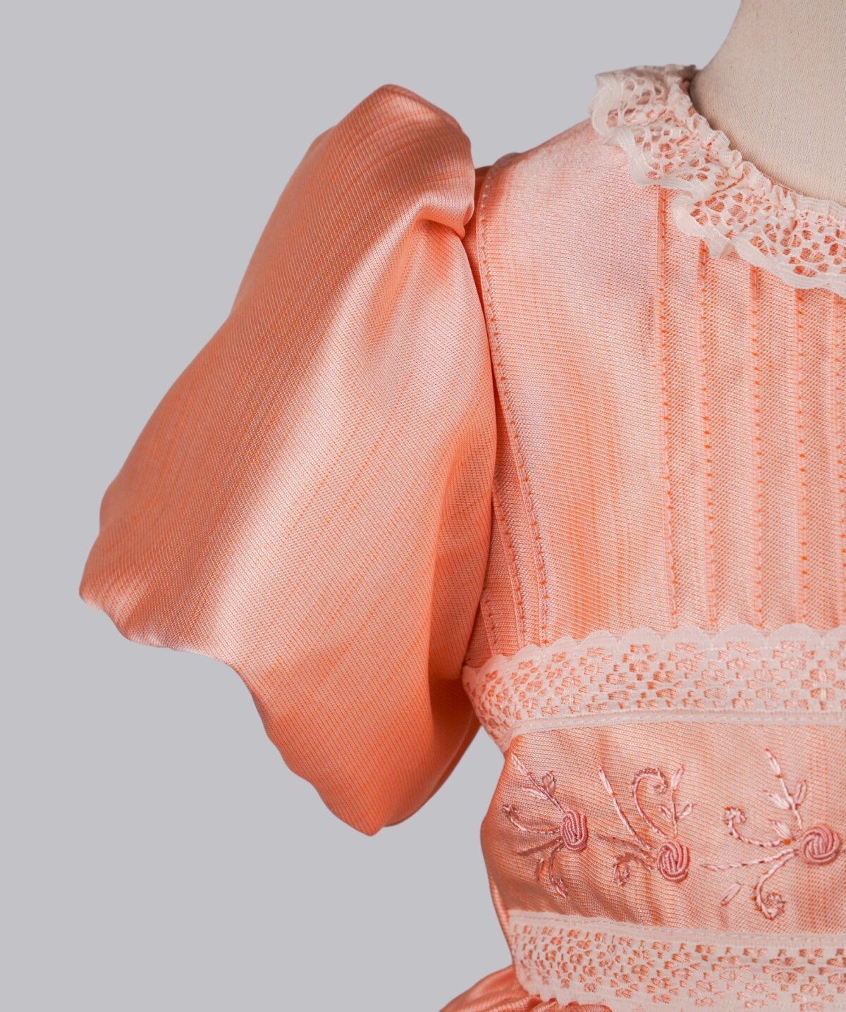 ÖZEL GÜN EL NAKIŞLI ELBİSE