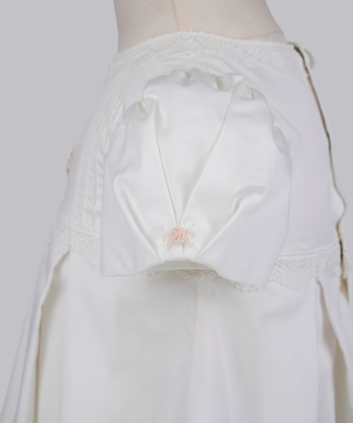 AĞ PİLELİ ELBİSE