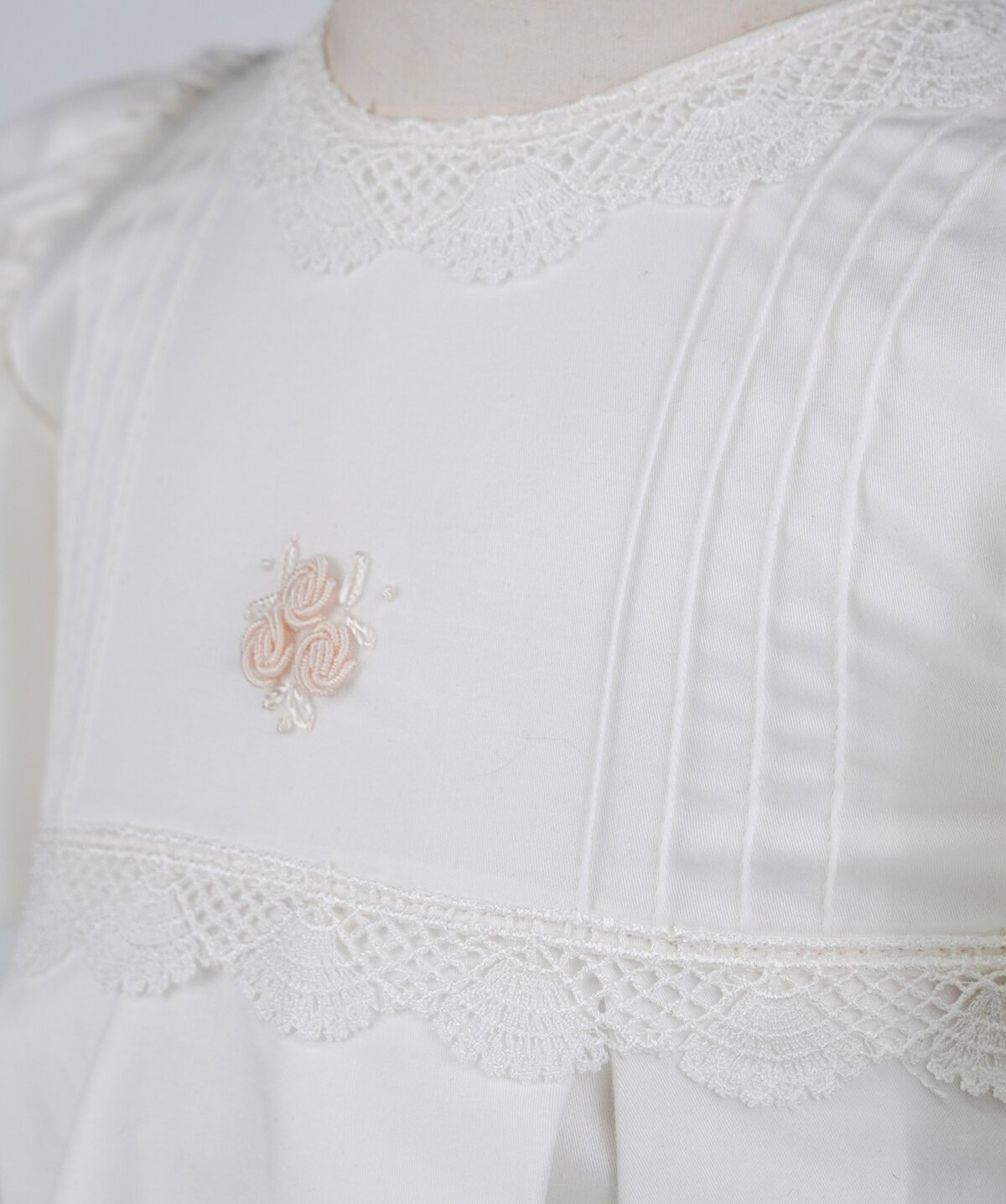 AĞ PİLELİ ELBİSE